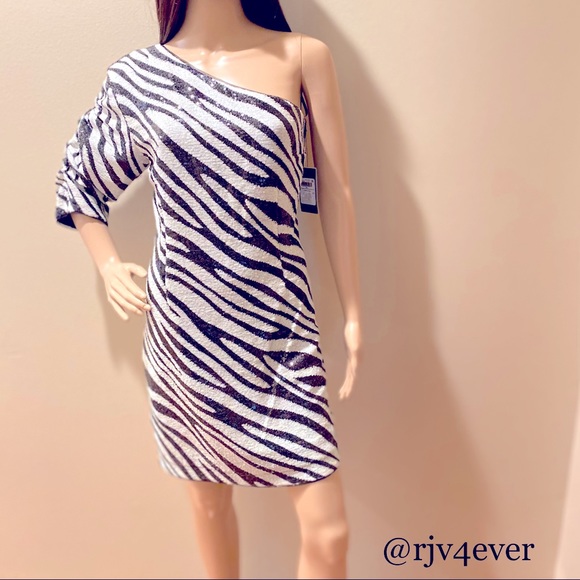 GUESS | Glow In The Dark Dress - Picture 4 of 14